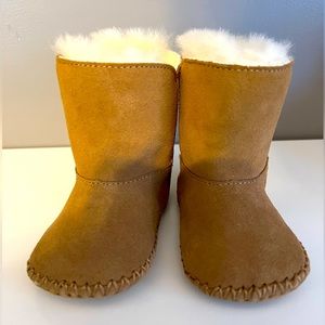UGG baby boots size 2/3